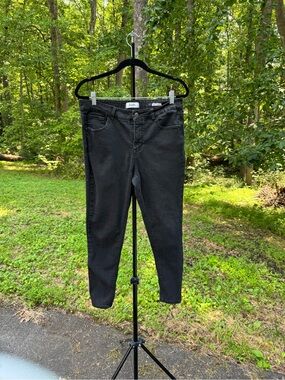 7. Jolie Black Women's Stretch Skinny Jeans